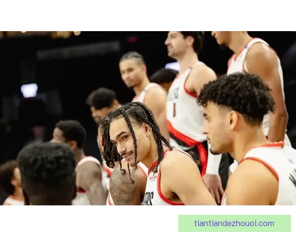 犹他爵士惜败波特兰开拓者加时大战两队上演精彩攻防大战